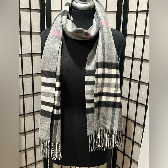 FRAAS CASHMINK , FEEL CASHMINK Women’s Gray Plaid Scarf: - Picture 1 of 8